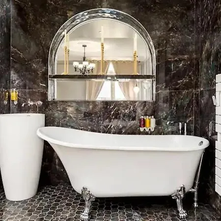 Luxury 7th-floor Near Champs Elysee *