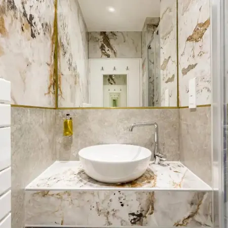 Luxury 7th-floor Near Champs Elysee * París